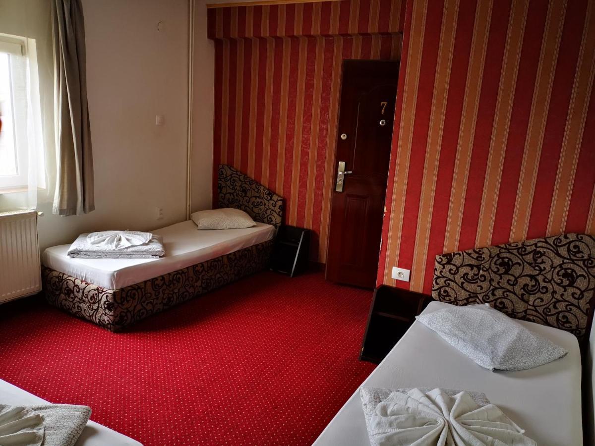 Golden Pension Targu Jiu Bagian luar foto